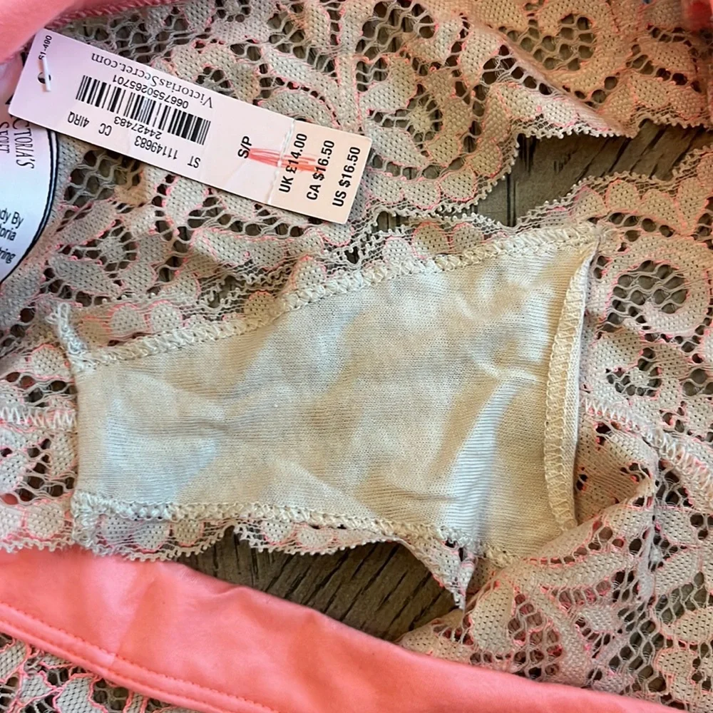 Victoria’s Secret Lace Thong Body By Victoria Size Small New NWT beige pink